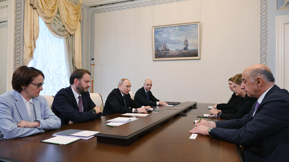     Путин выразил надежду на расширение сотрудничества с Новым банком развития РИА Новости/Алексей Даничев