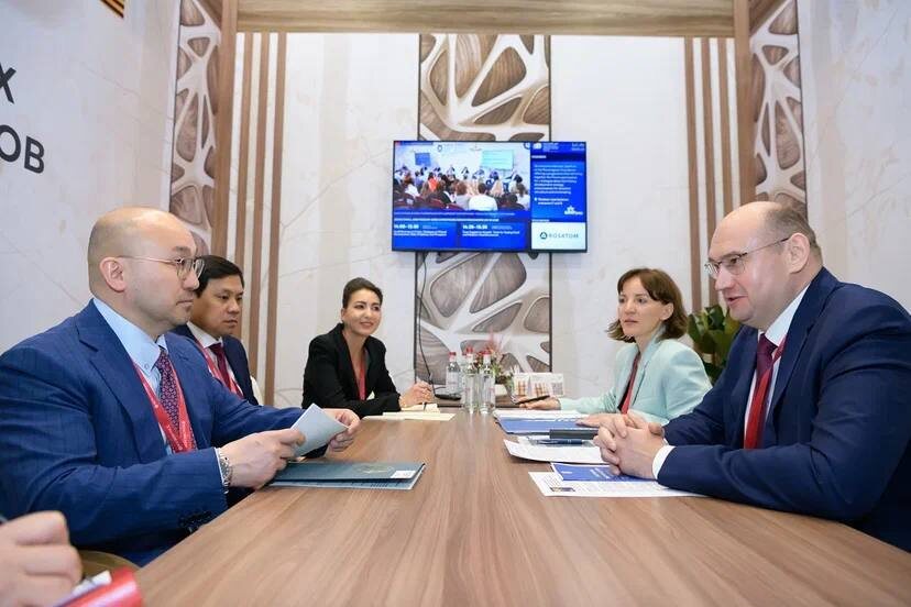    Евгений Солнцев и посол Казахстана обсудили модернизацию границы и рост торговли