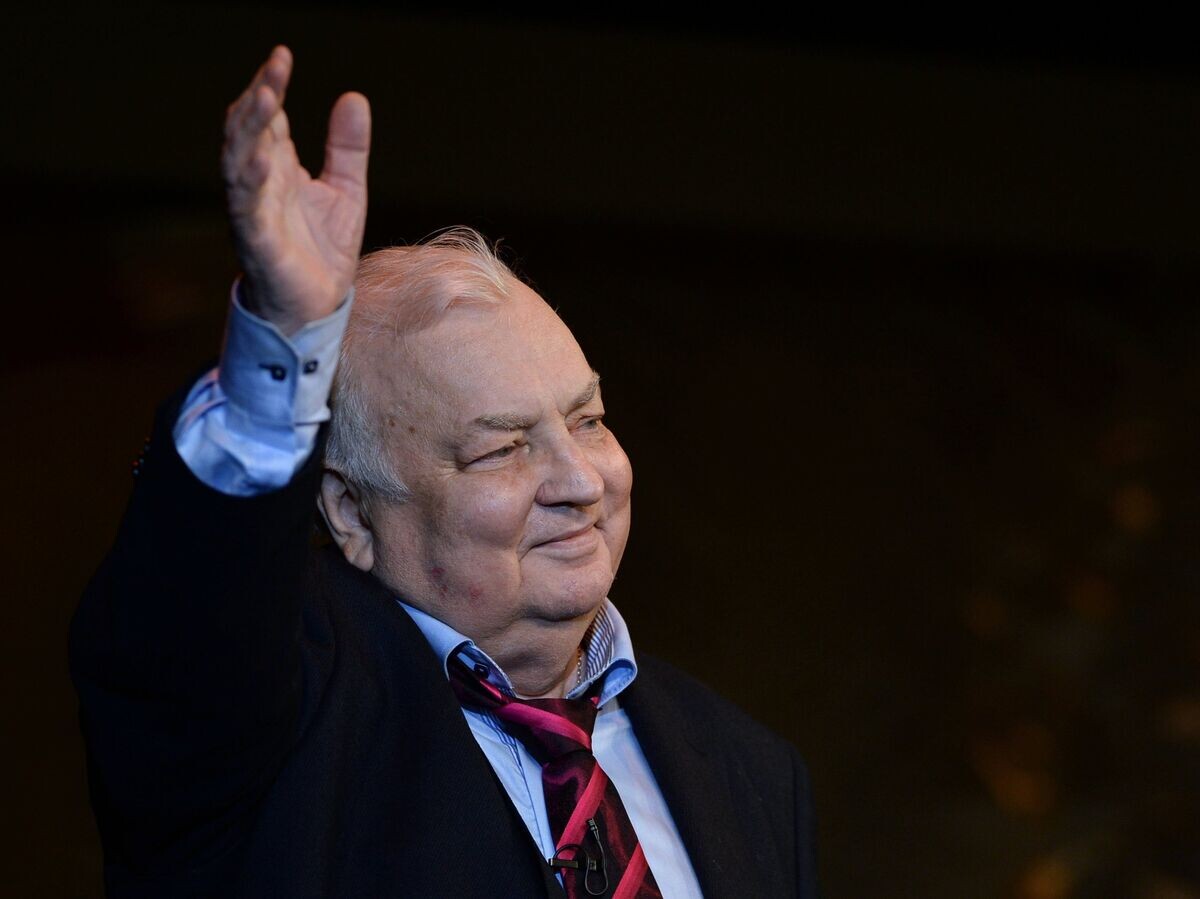    Актёр Михаил Державин на своём юбилейном вечере "Любимый МихМих! Тебе 80!" в Театре сатиры© РИА Новости / Алексей Филиппов