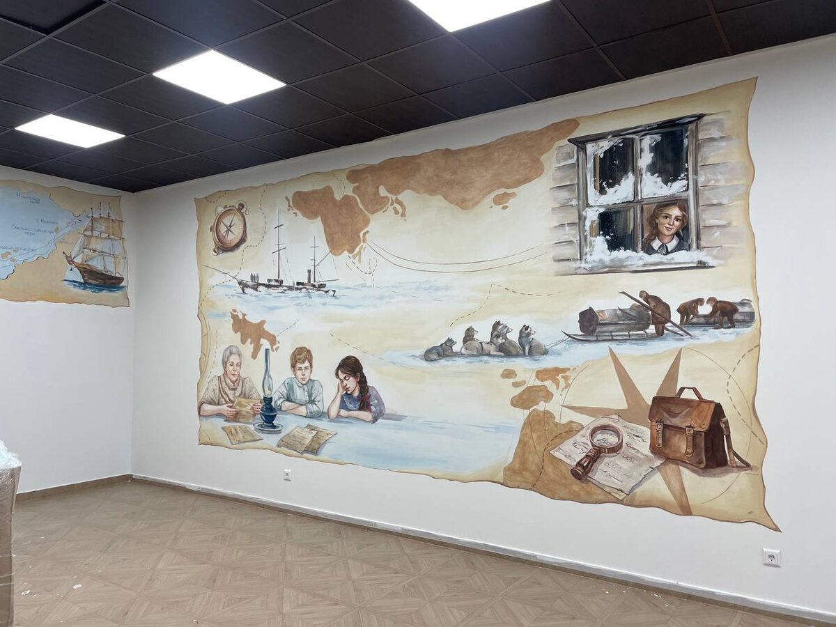 Роспись стены в гостинице в историческом акварельном книжном стиле