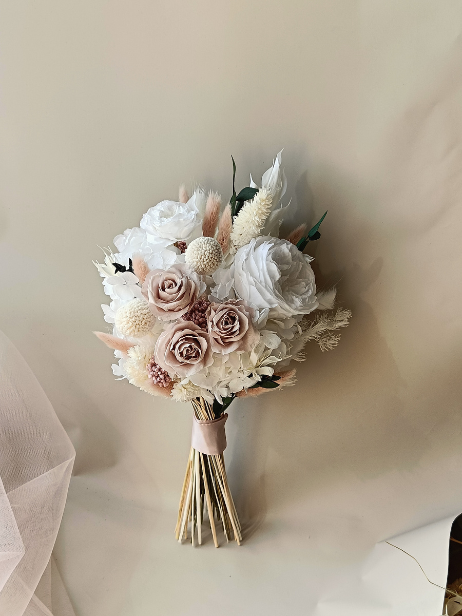 Один из букетов этого свадебного сезона. 
