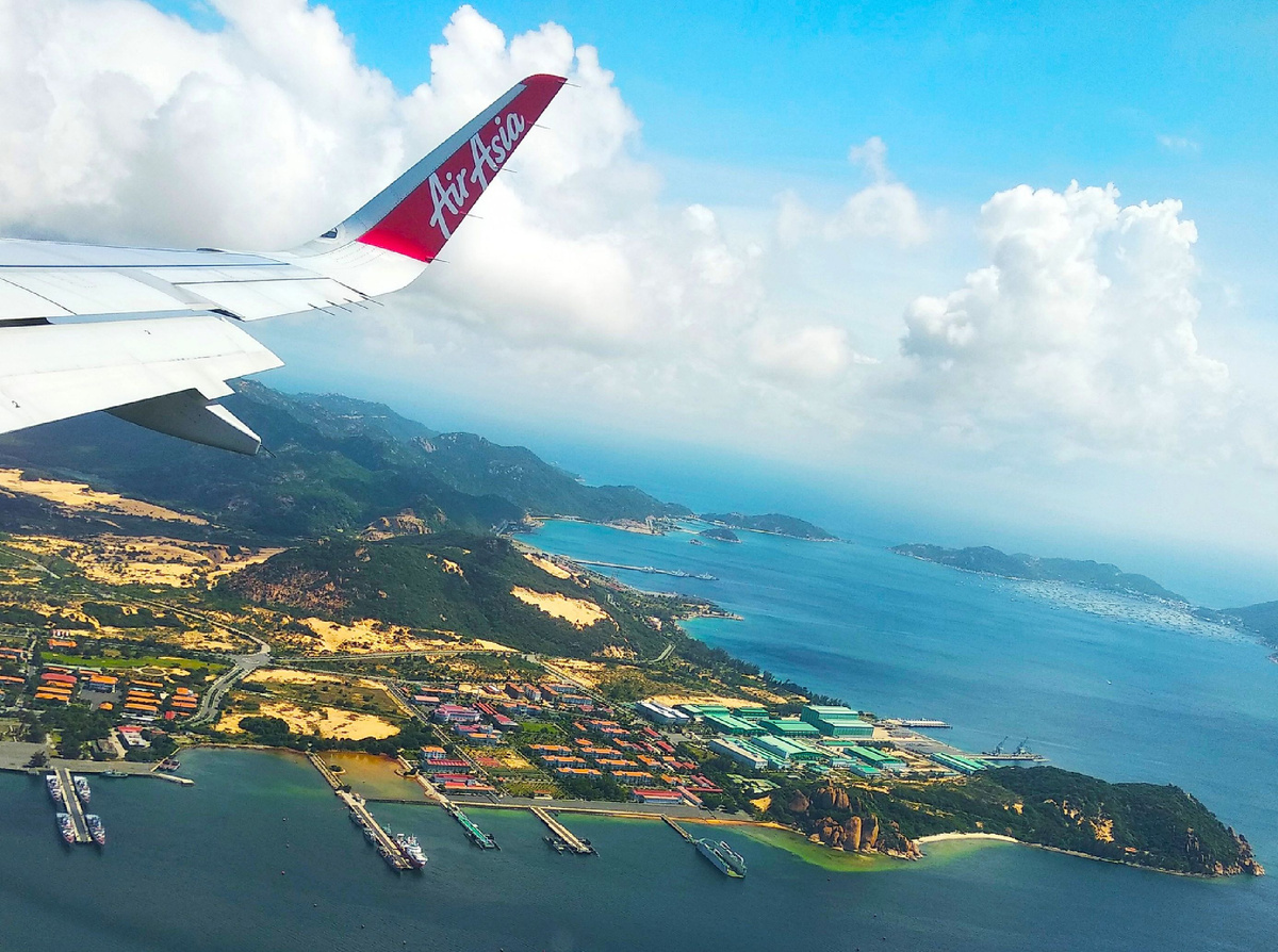 Лоукостер Air Asia при перелете между курортами во Вьетнаме