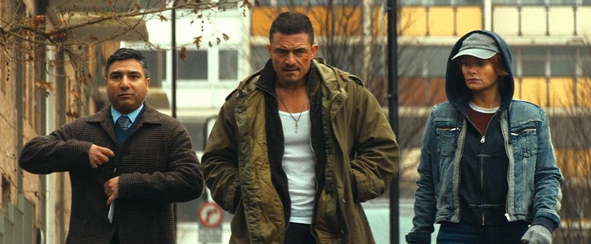 Кадр из фильма "Под прикрытием".  Сквайер, Жучара и Бонни. 