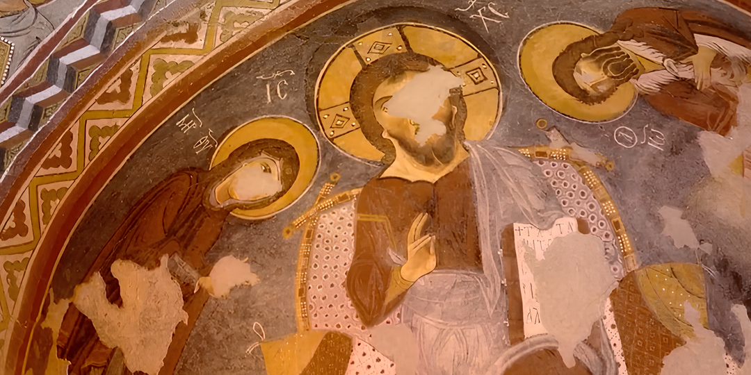 Кто и зачем выцарапывал глаза святым в Каппадокии?