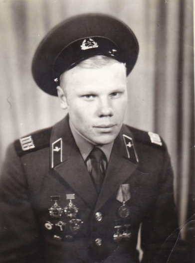 Рядовой ПВ КГБ СССР А. Савин