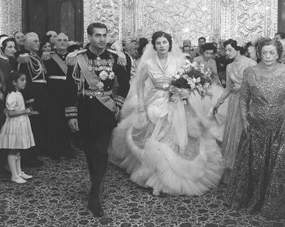 Чета Пехлеви, судя по количеству орденов на груди Мохаммеда Реза Пехлеви он как минимум выиграл первую и вторую мировую.