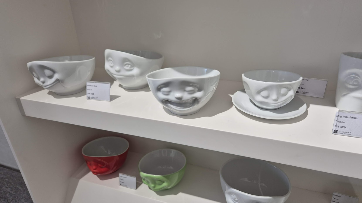 Эмоциональные чашки из Лувра в Абу-Даби