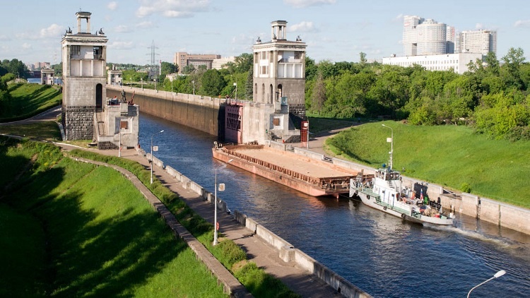 Канал им. Москвы.