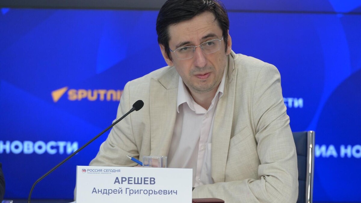 Андрей Арешев. Источник фото - https://arm.sputniknews.ru/20240823/voch-miajn-arevmutqn-e-hetaqrqrvats-kvovkasjan-lvogistik-ertughinervov-ajl-naev-chinastany-areshev-79769373.html