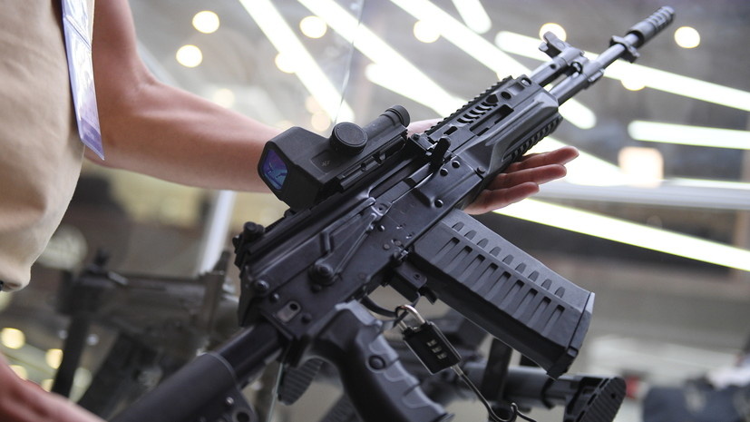     Автомат Калашникова АК-308 РИА Новости Рамиль Ситдиков