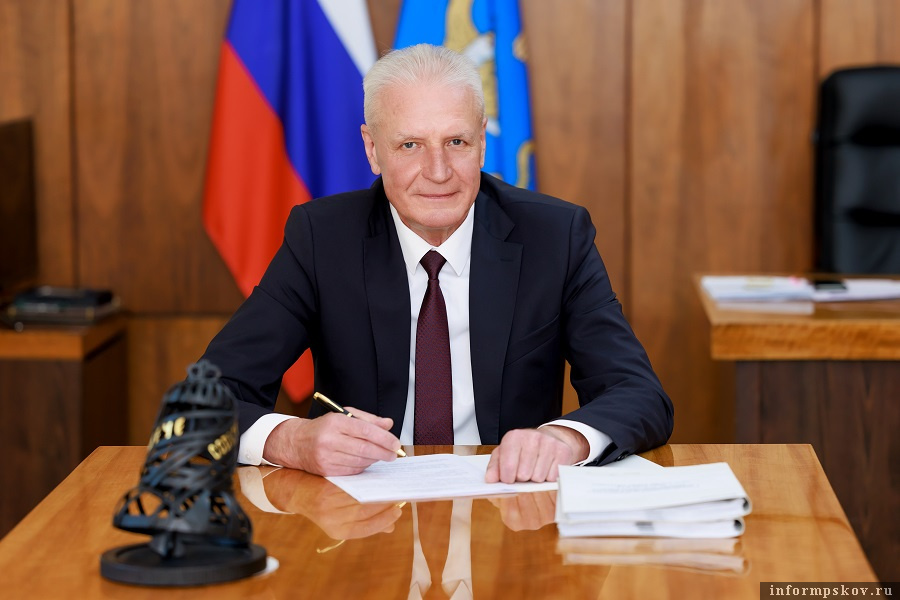 Фото: пресс-служба Псковского областного Собрания депутатов