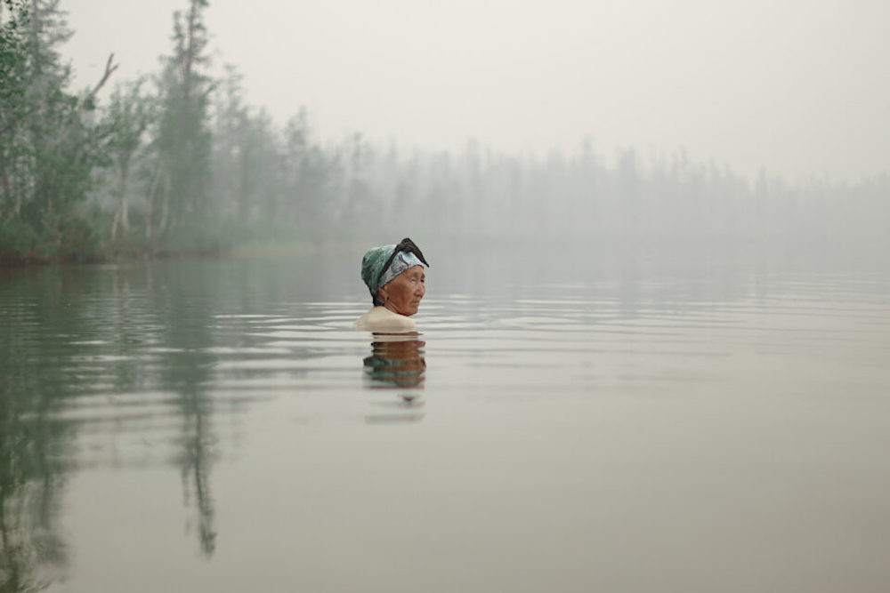 Фотография из цикла «Когда блестят листья березы». Автор: Вячеслав Лю-Фа. Источник: ysia.ru