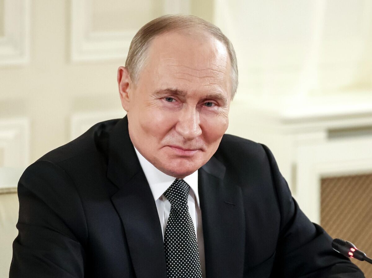    Президент РФ Владимир Путин на встрече с руководителями международных информационных агентств в Санкт-Петербурге© РИА Новости / POOL