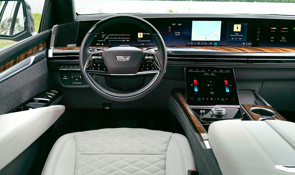 Передняя часть салона