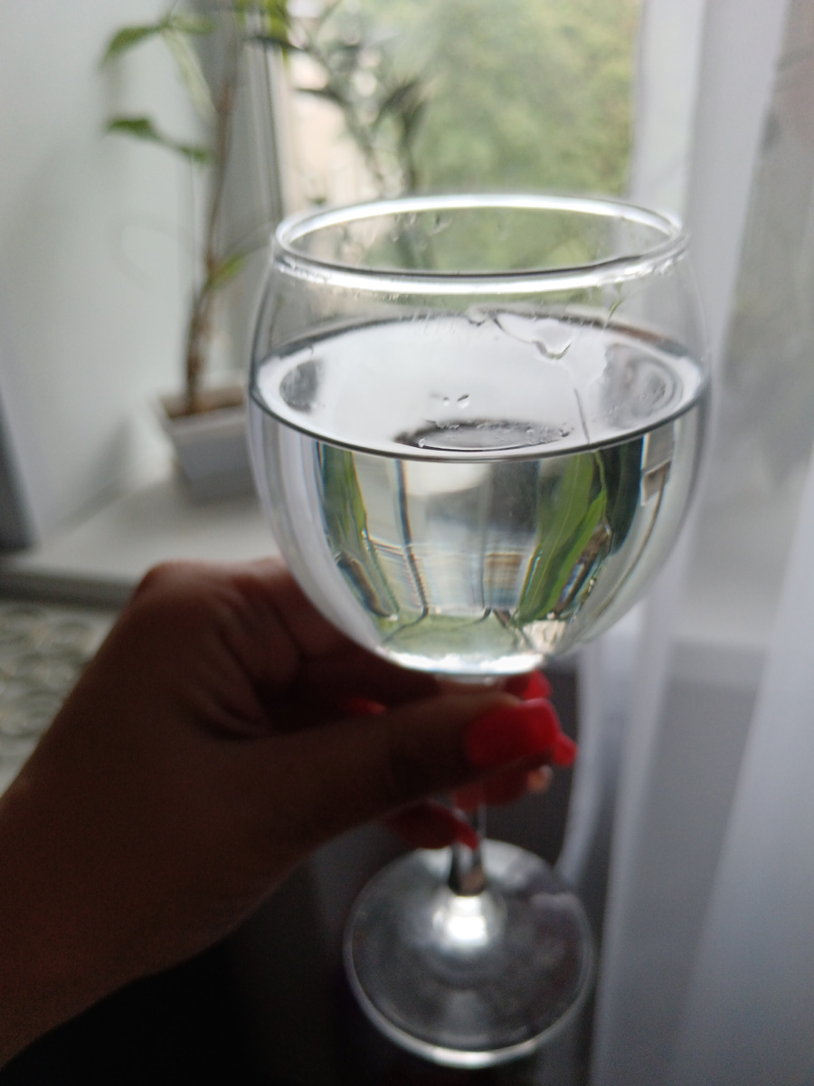 В бокале красивее. Увидела это в интернете 