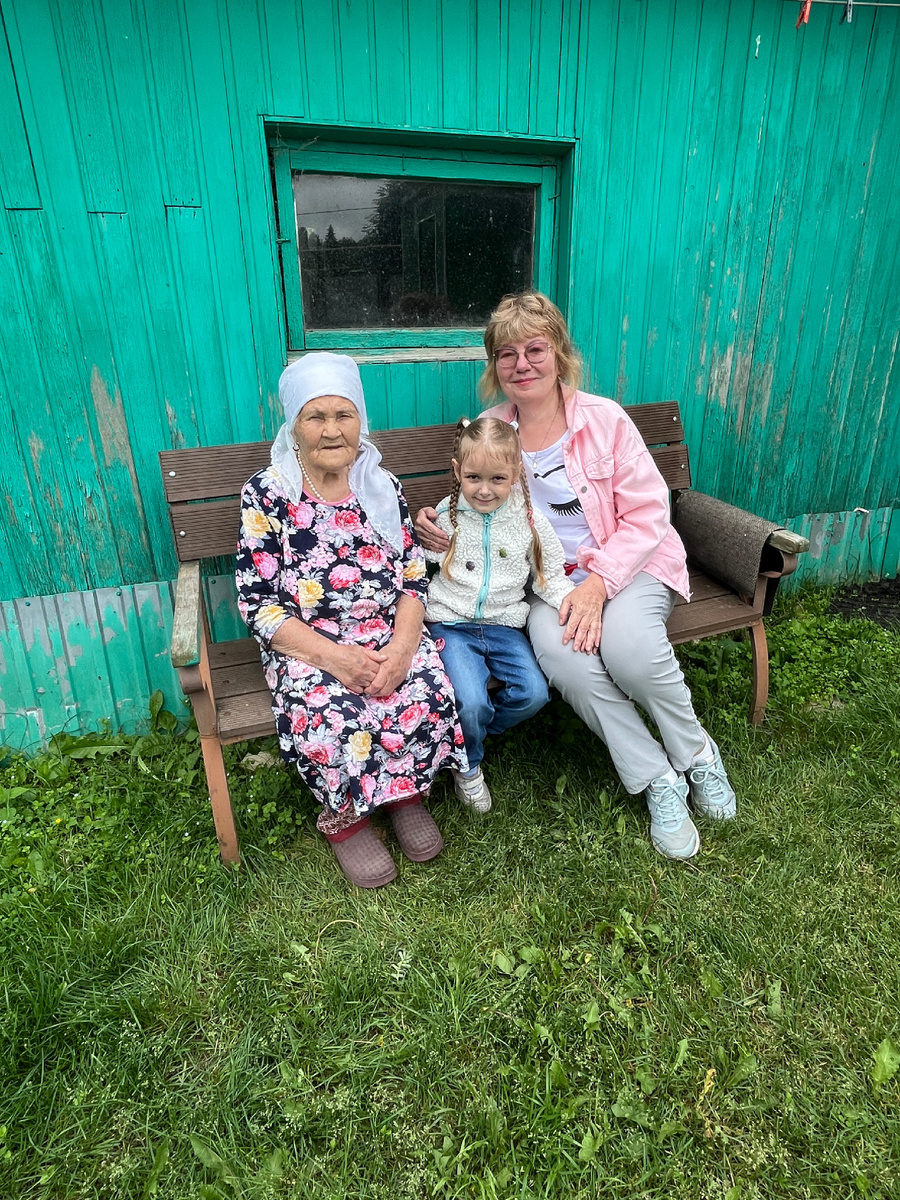 Алисины бабушка и прабабушка)