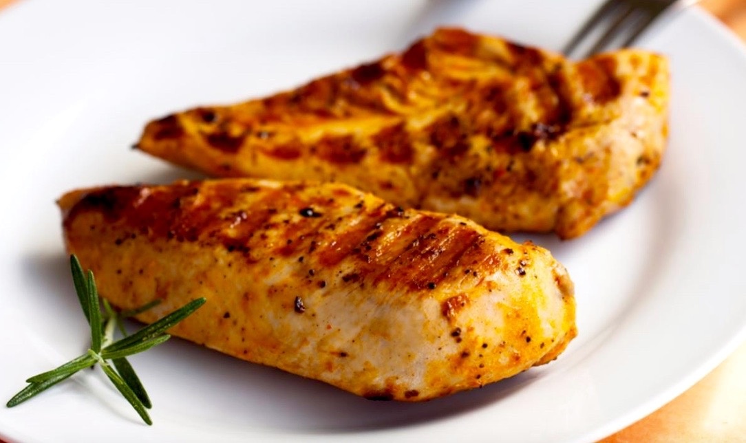 Куриная грудка в соево-чесночном маринаде.