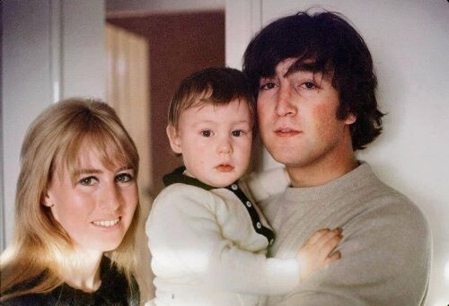 Синтия, Джулиан и Джон Леннон