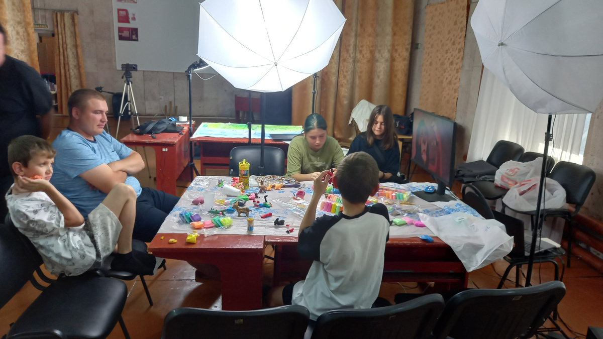 Занятия студии в Доме культуры № 2 станицы Кривянской