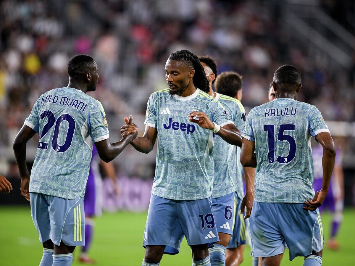    Футболисты "Ювентуса"© Getty Images / Daniele Badolato - Juventus FC