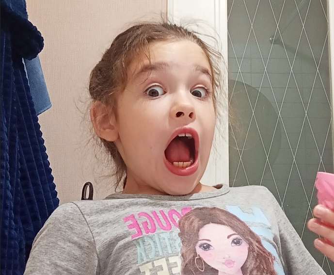 Млава показывает как боится врачей