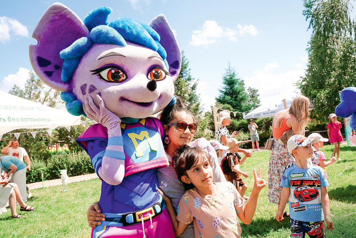    Детский праздник в ЦПКиО Волгограда предоставлены управлением по связям с общественностью анимационной компании «ЯРКО»