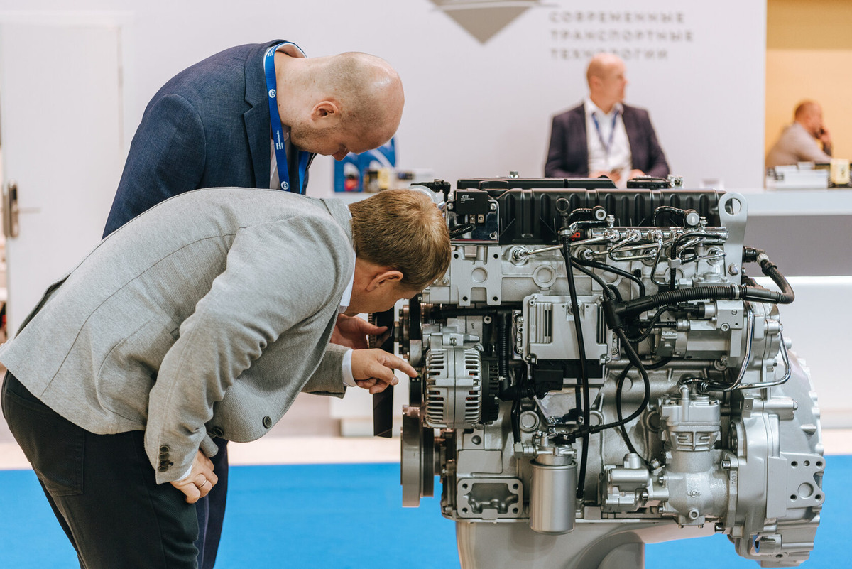 Упор будет сделан на развитии транспорта электрического - и на газомоторном топливе.