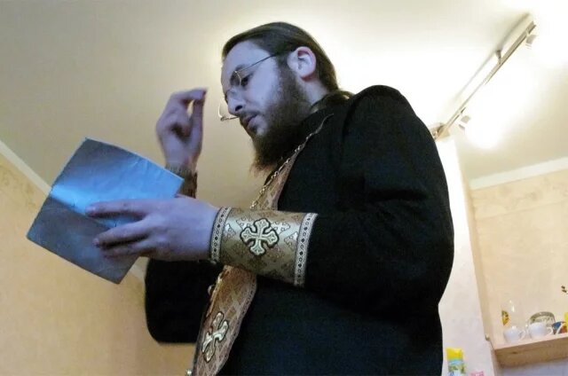    Правда ли, что квартиру надо освящать каждый год?