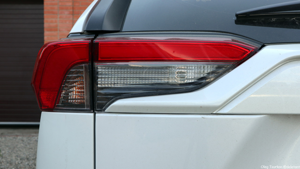 
лампа накаливания заднего хода © deletant