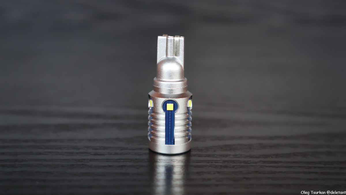 
LED lamp VANSSI T15 © deletant