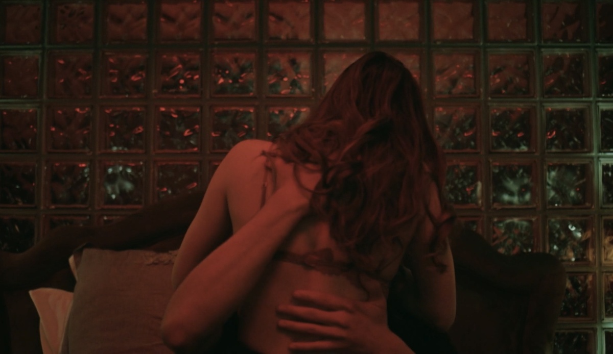 Кадр из сериала «Зимородок»