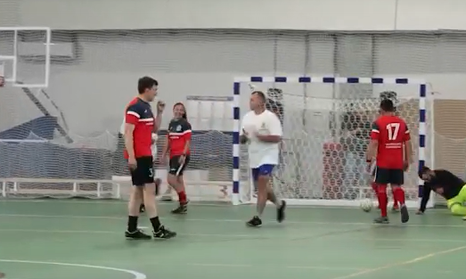     Новый спортивный зал открыли в Сосновоборске