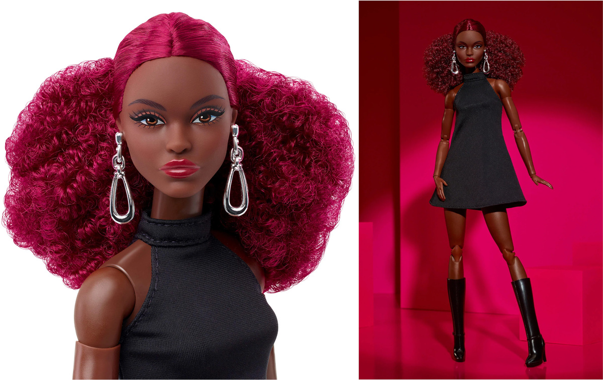 Официальные фото производителя. В реальности у волос куклы "свекольный" цвет, а скинтон не имеет такого красного оттенка