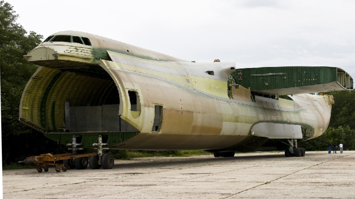 🛫 Гигант в небе: Как создавался АН-225 «Мрия» — и зачем СССР такой самолёт