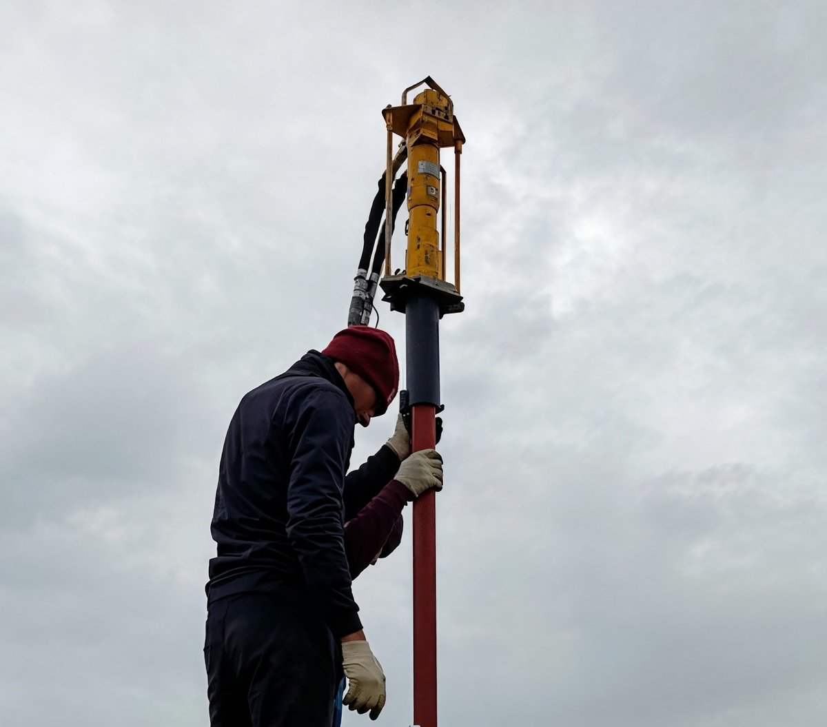 Погружение столба гидромолотом