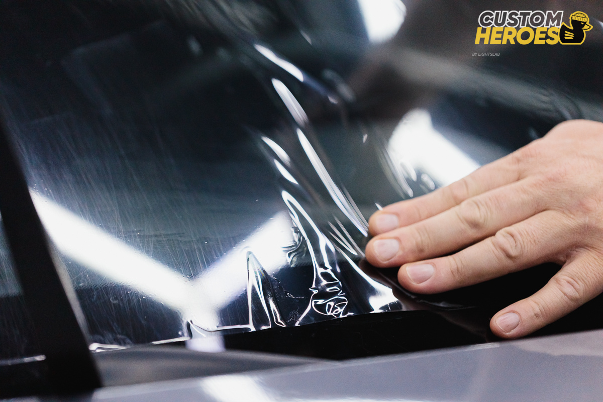 Источник фото: https://custom-heroes.ru/raboty/marka-avtomobilya/hyundai/tonirovka-po-gost-dlya-hyundai-creta-zaschita-komfort-i-legalnost/