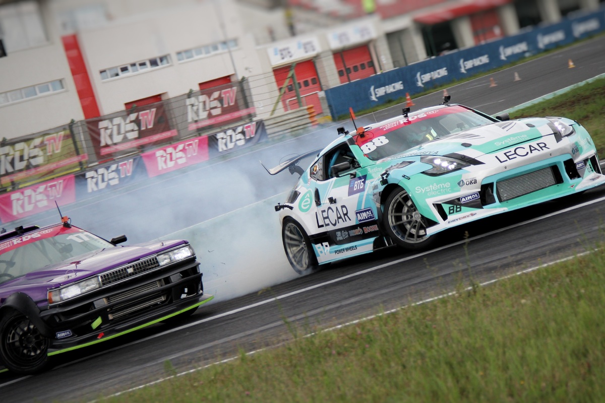     Дыма и зрелищ: как прошел третий этап RDS GP 2025 в Нижнем Новгороде