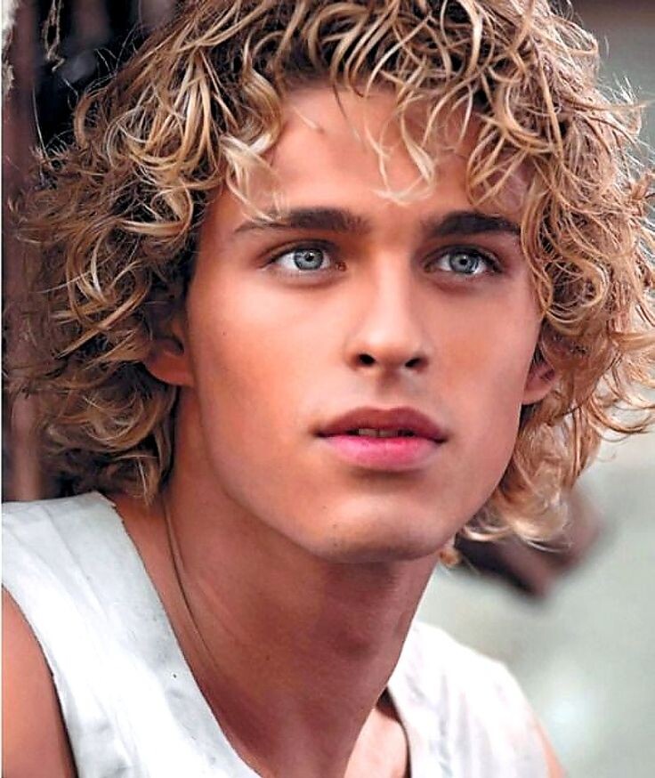 Таким был Василий Степанов в период выхода блокбастера Бондарчука "Обитаемый остров" (фото из открытых источников)