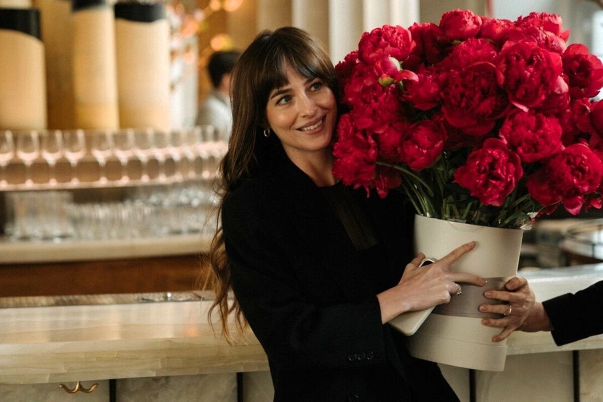 Дакота Джонсон в фильме «Материалистка»