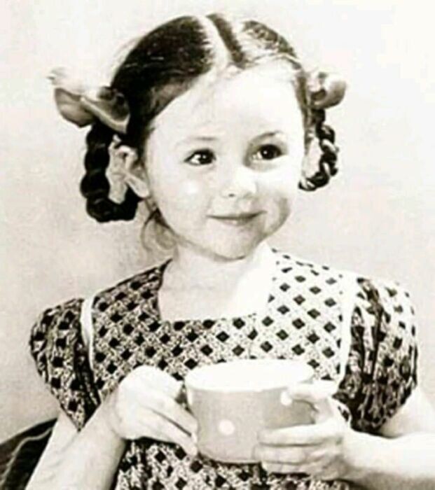 Наталья Селезнёва в детстве. / Фото: pinterest.com