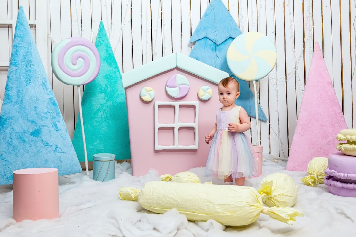 Варя родилась самой маленькой из 15 предыдущих младенцев. Остальные казались богатырями, а она — хрупкой Дюймовочкой.