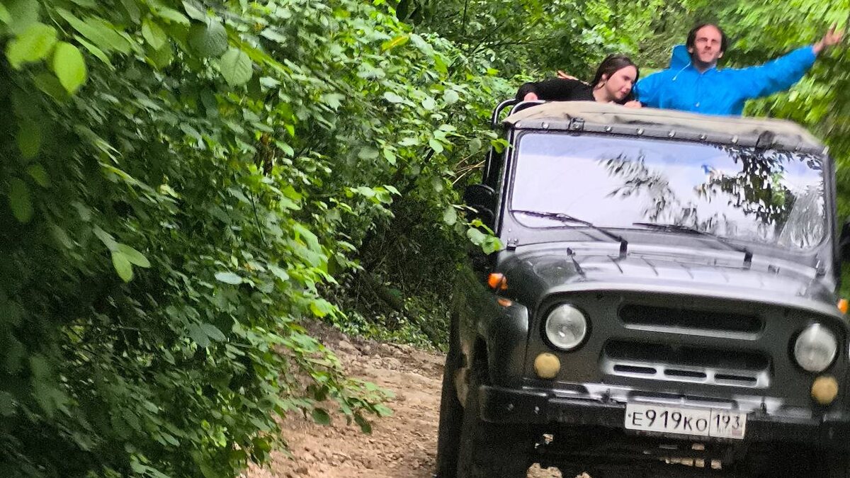 По дороге слушая Nirvana, Анну Асти и какой-то кальянный рэп)) 