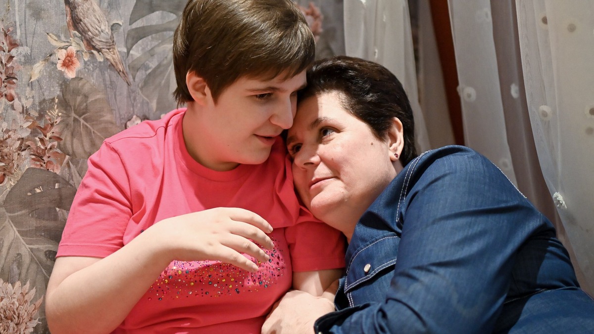    Александрина Хаитова и её дочь Маша. Фото: телеграм-канал фонда «Я особенный»