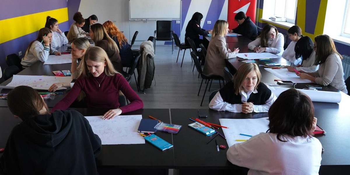    Встреча наставников и подростков – участников проекта «Значимый взрослый» в Нальчике. Фото: Движение Первых