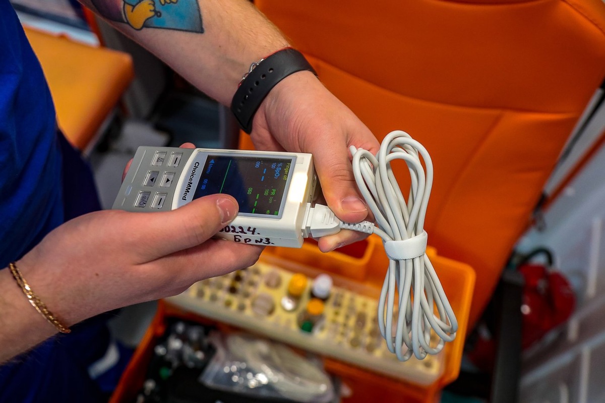    Фельдшер скорой помощи спас жительницу Нижневартовска в поезде