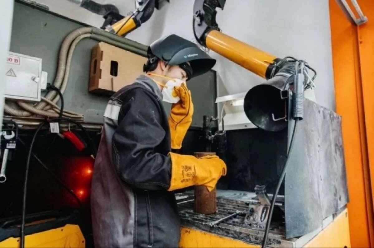    Более 2,3 тысячи уральских студентов выпускаются с гарантией рабочих мест