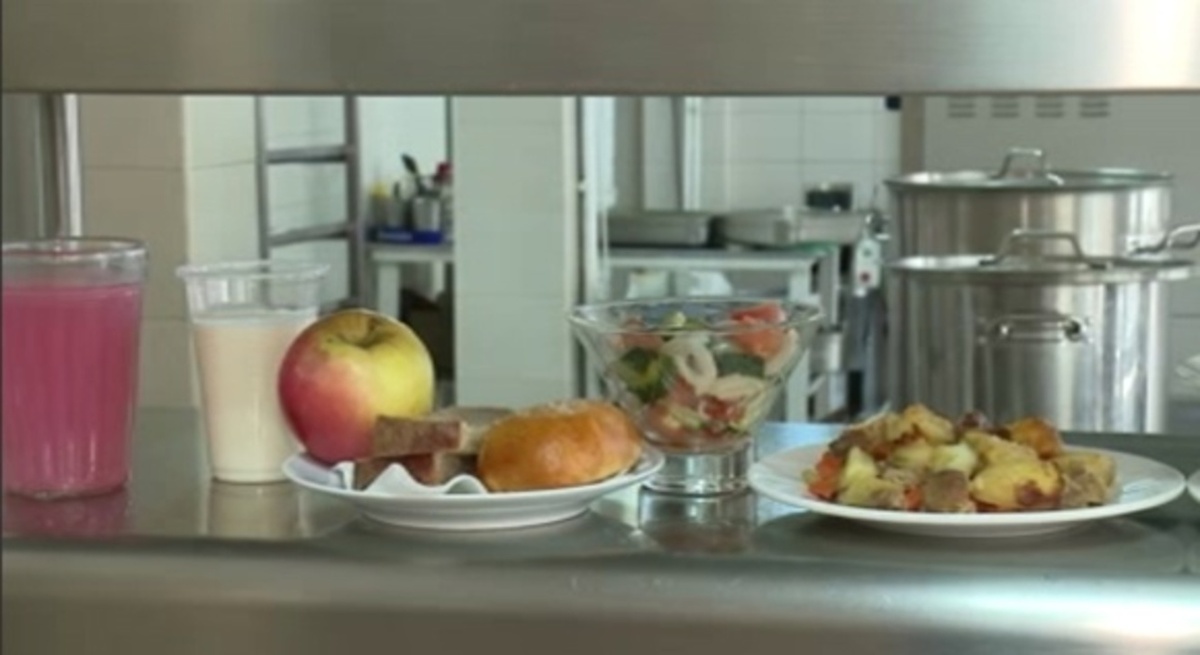    Что едят юные куряне в школьных лагерях