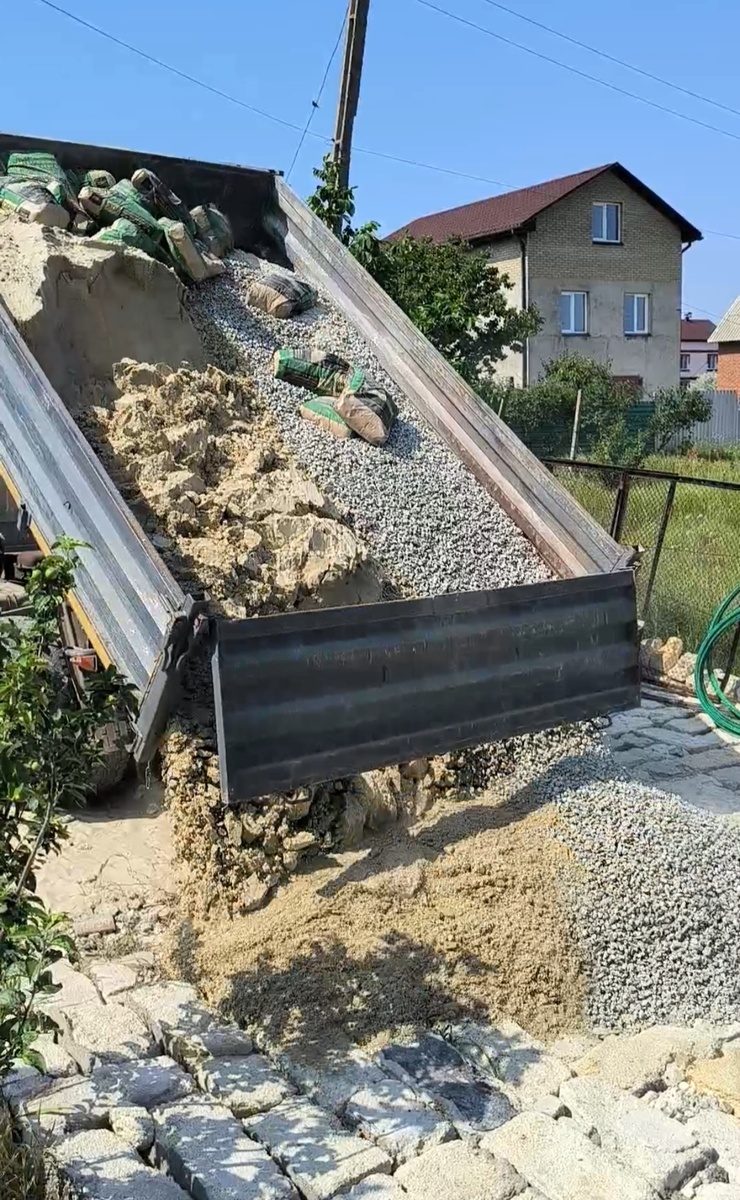 Доставка 3 в 1 ( щебень, песок, цемент)