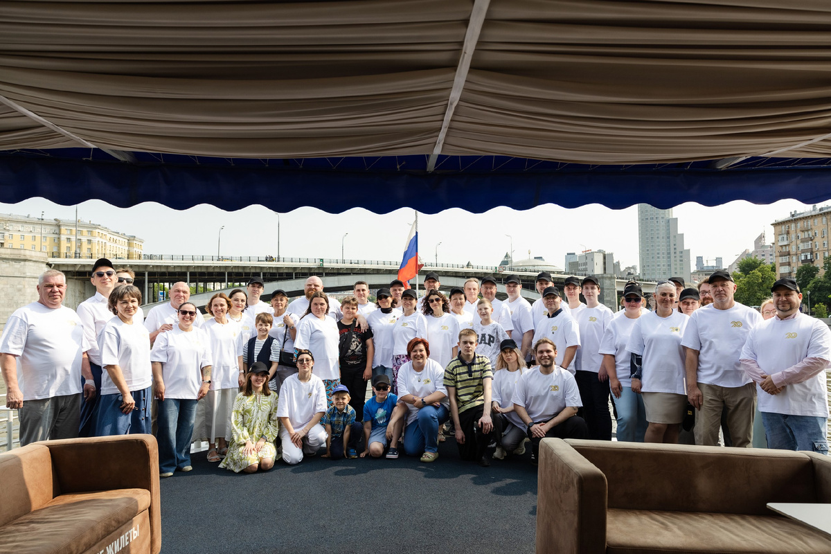 Корпоратив компании Лаборатория страхования на теплоходе в Москве