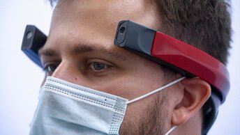 На ПМЭФ-2025 представили аналог нейроимпланта Blindsight от Neuralink